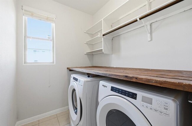 Building Photo - 351 Wincliff Dr
