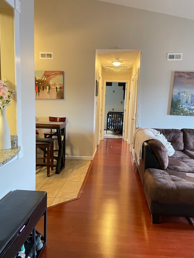 Entryway - 19 Meadow Ridge E