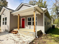 Building Photo - 3-Yr-Old Gem in East Brainerd – Prime Spot...