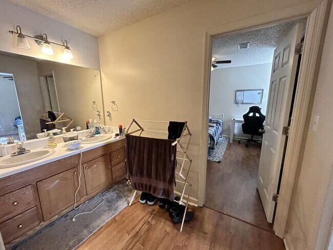 Building Photo - 155 Anderson Hwy