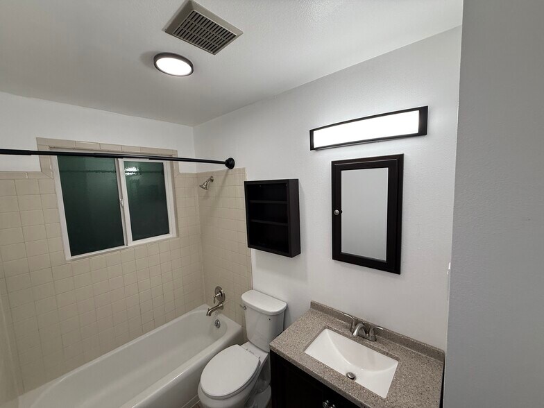 Building Photo - 406 N Morrison Rd