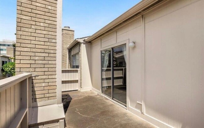 Building Photo - 3800 Tanglewilde St