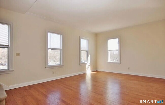 Building Photo - 16 Haviland St