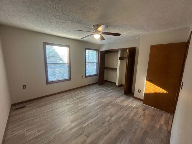 Building Photo - 1202 Huntsman