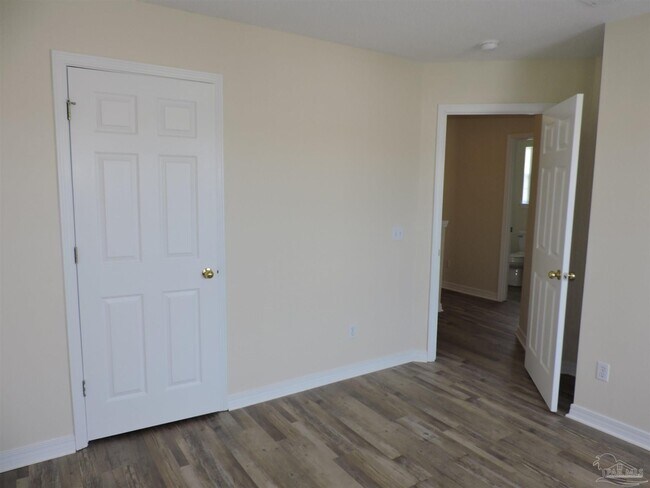 Building Photo - 3296 Two Sisters Wy