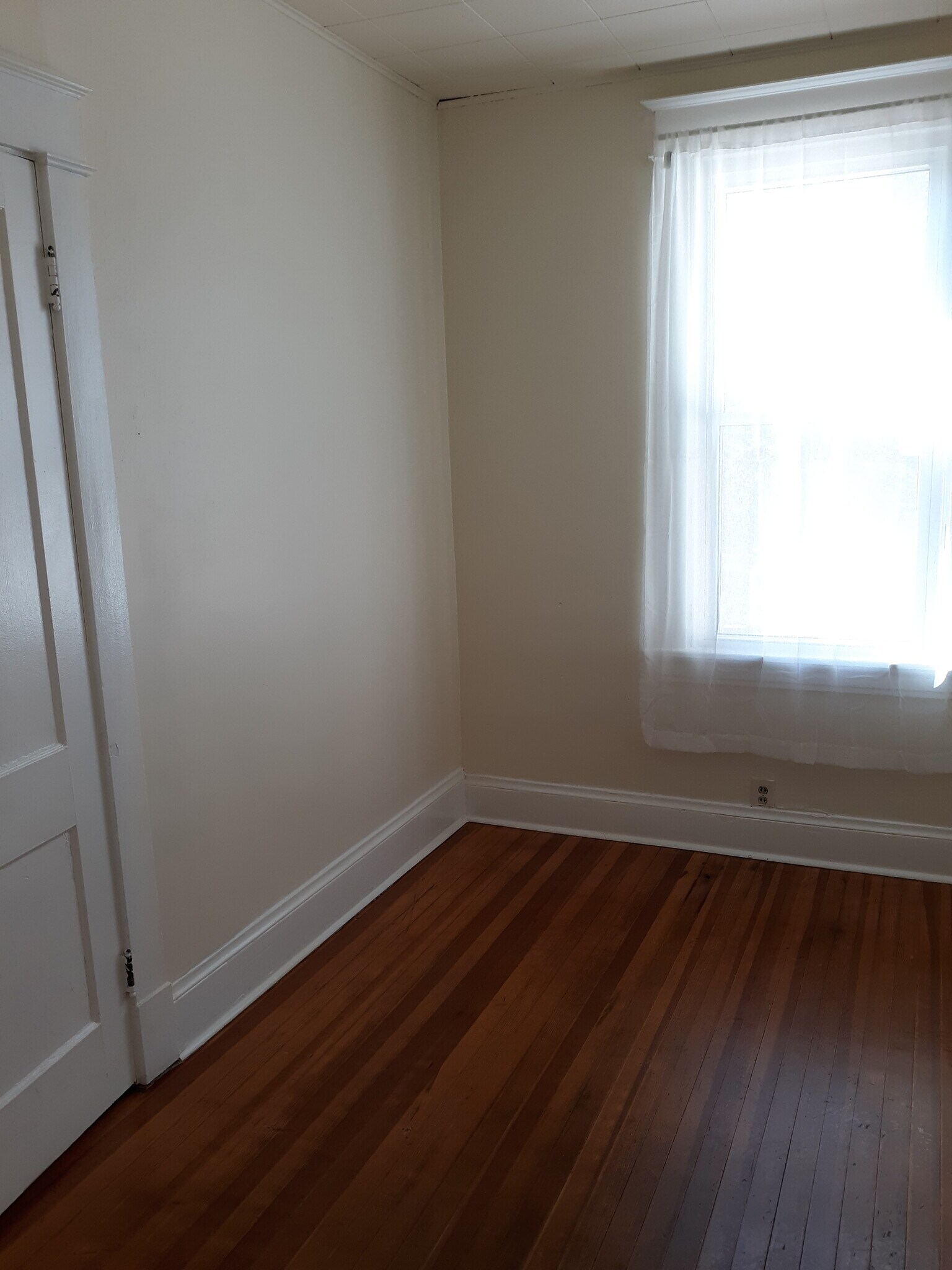 Back bedroom off kitchen - 2311 Muriel Ct