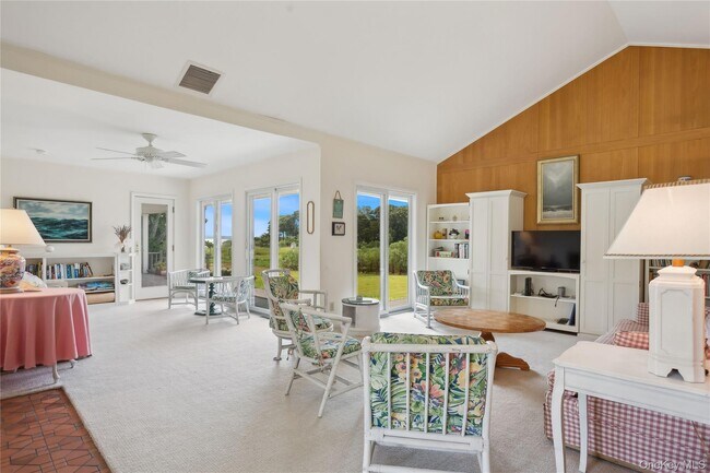 Building Photo - 33 Beach Rd