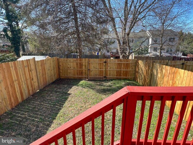 Building Photo - 19920 Waterloo Ct