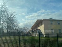 Building Photo - 1043 College St