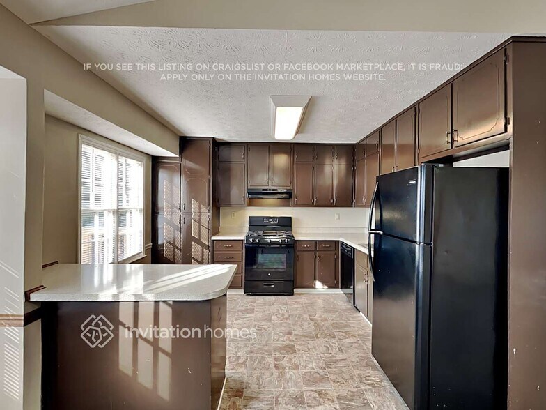 Building Photo - 775 Bridgewater Way SE