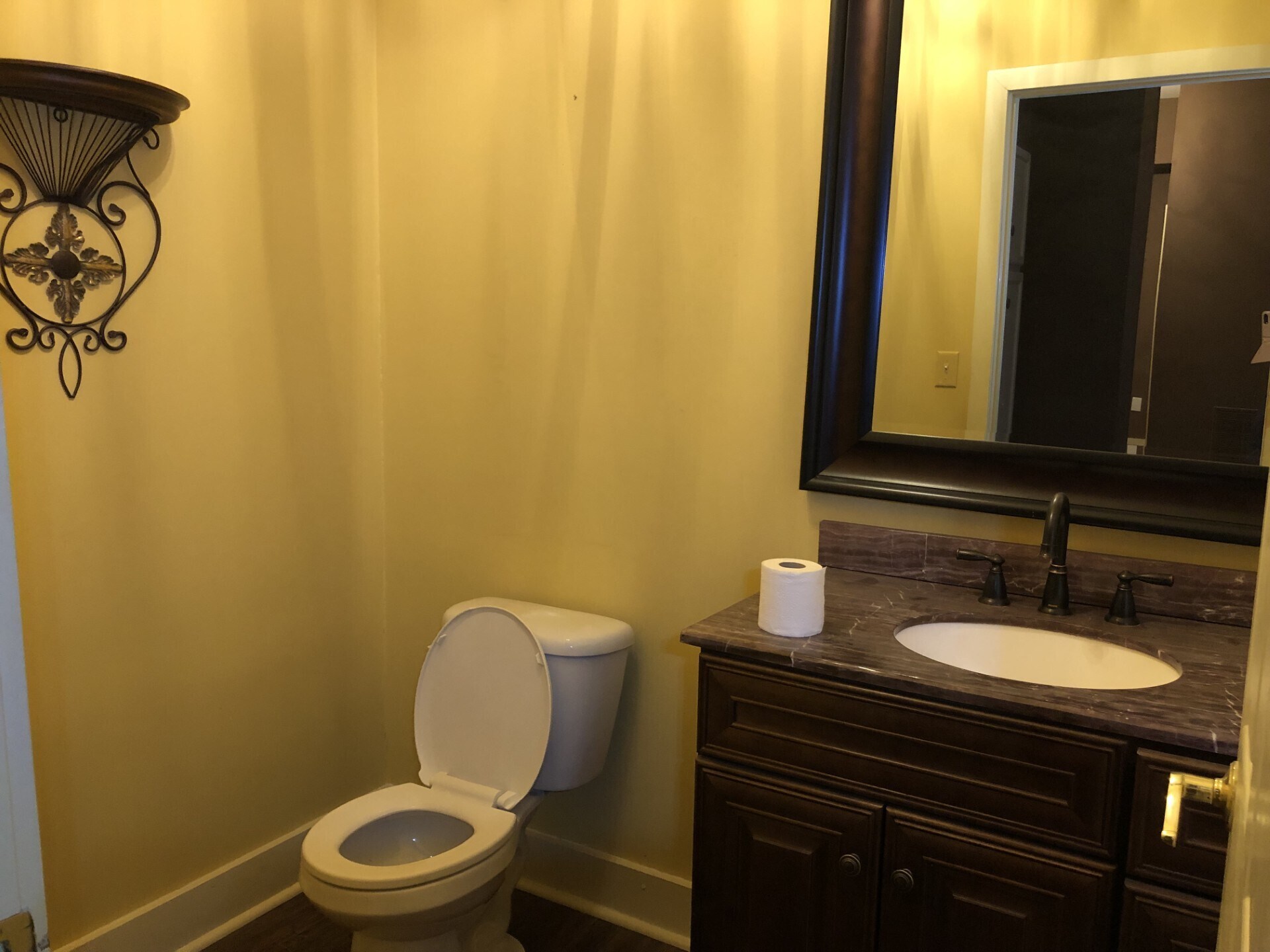 Building Photo - 2222 E Carson St