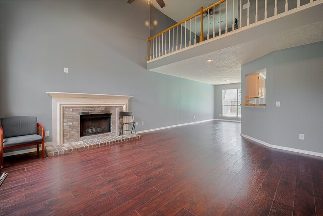 Building Photo - 9911 Villa Verde Dr