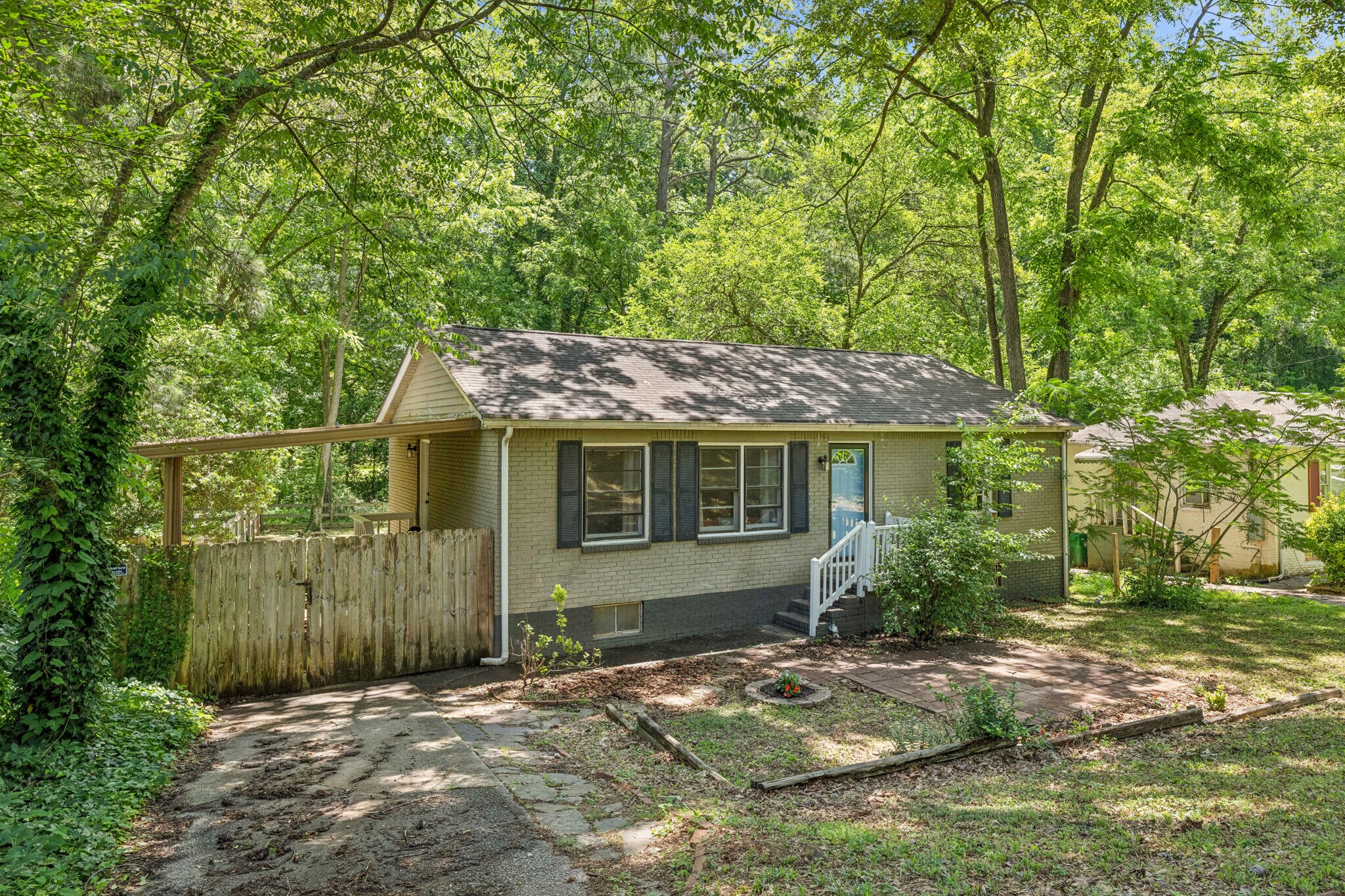 Building Photo - 1410 Cobb Branch Dr