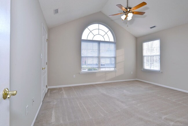 Building Photo - Easy Single Floor Living