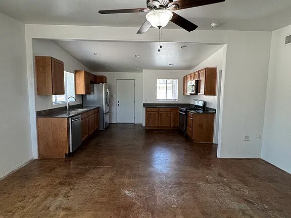 Building Photo - 120 N Campbell Ave