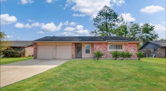 Building Photo - 15811 Boonridge Rd