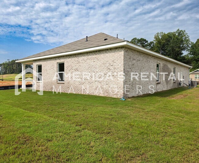 Building Photo - 1329 Eidson St
