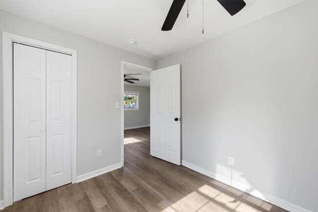 Building Photo - 4308 Roanoke Ave