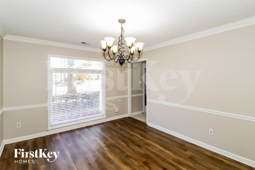 Building Photo - 3857 Oak Forest Dr