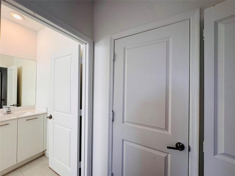 Building Photo - 2437 NW 131st Cir