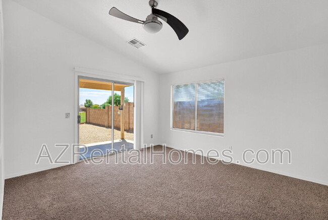 Building Photo - 987 E Santa Cruz Ln