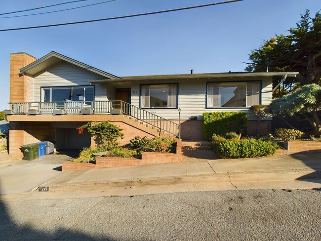 Building Photo - Charming Pacific Grove Home with Ocean Vie...