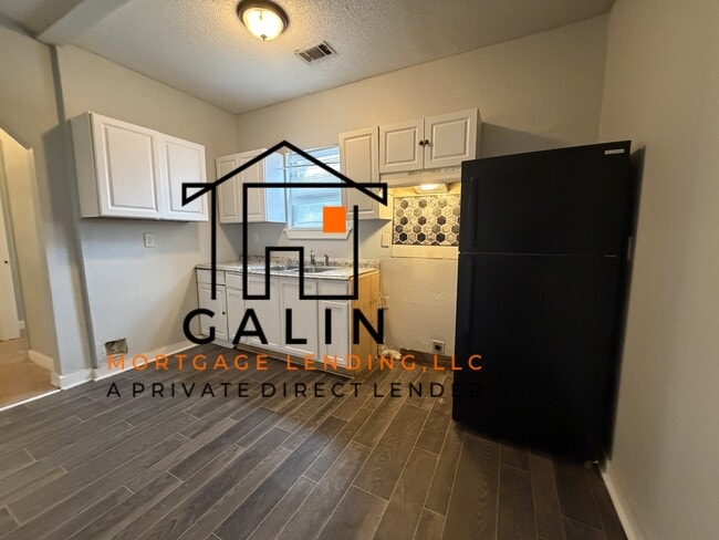 Building Photo - 1247 Carr Ave