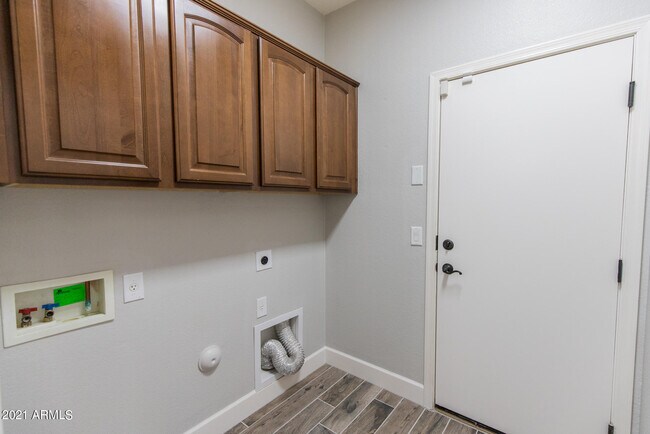 Building Photo - 13602 W Avalon Dr