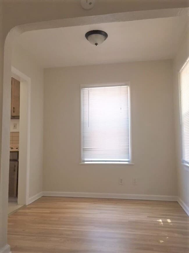 Building Photo - **Reserve NOW for SUMMER 2026** House Near 6th & Ivy