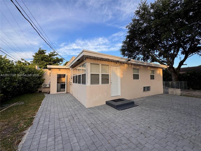Building Photo - 5800 Taylor St