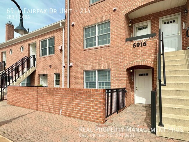 Building Photo - Bright, Beautiful Condo with Sunroom & Bal...