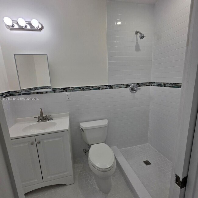 Building Photo - 7555 SW 28th Street Rd