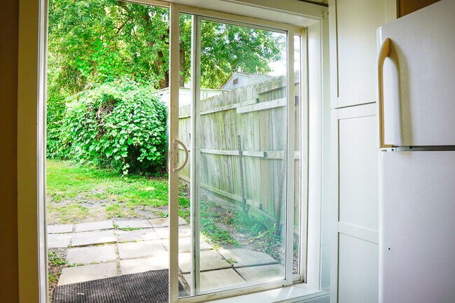 Building Photo - 435 N Water St