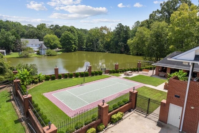 Building Photo - 4101 Lakeland Hills Dr