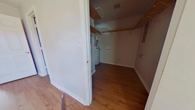 Building Photo - 1653 Dane St