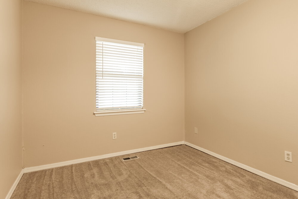 Building Photo - 1074 Dover Mansion