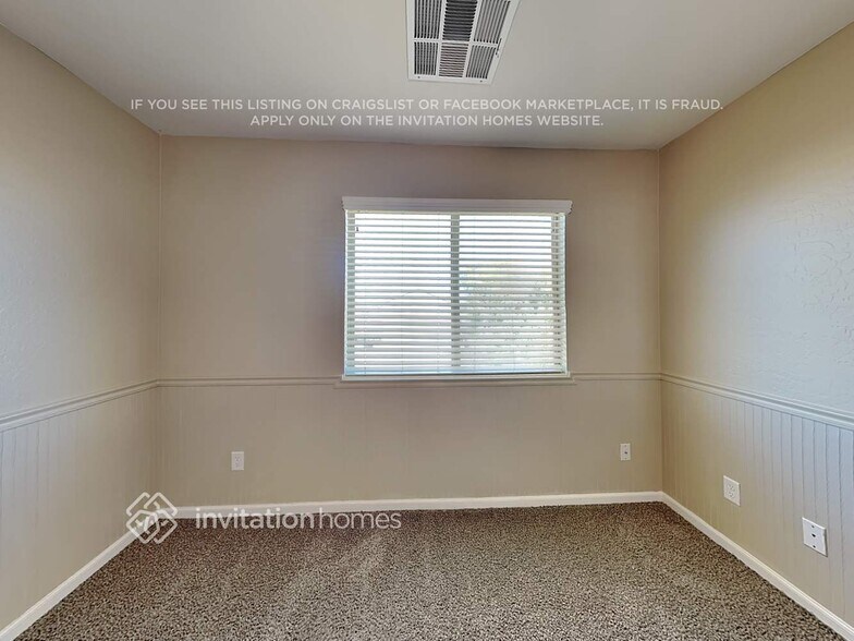 Building Photo - 2576 W Prospector Way