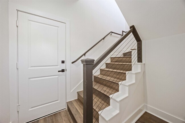 Building Photo - 6528 Tuskegee St