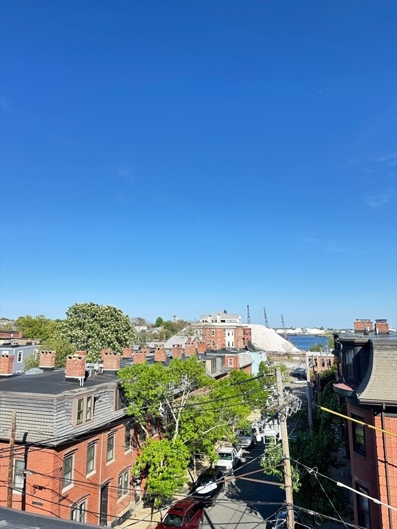 Building Photo - 26 Beacon St