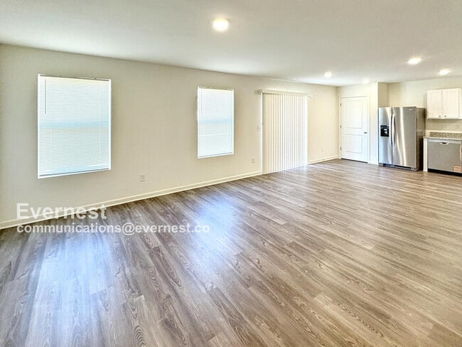 Building Photo - 137 Flowering Cherry St