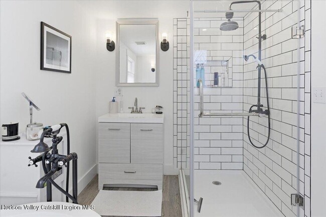 Building Photo - 5153 NY-9G