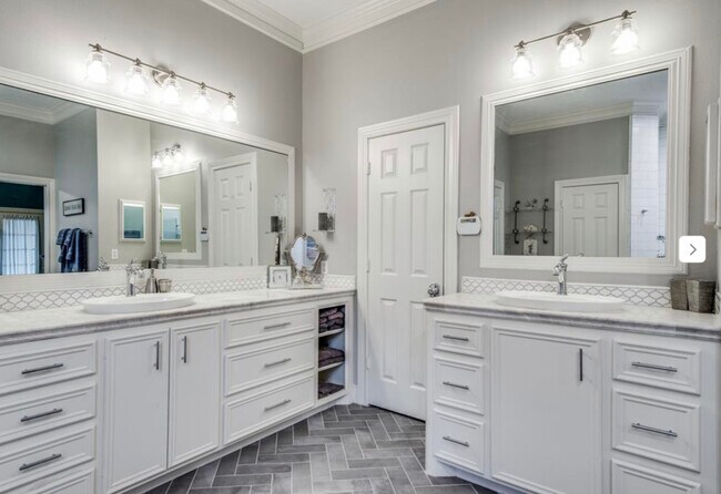 Building Photo - 16107 Wimbledon Forest Dr