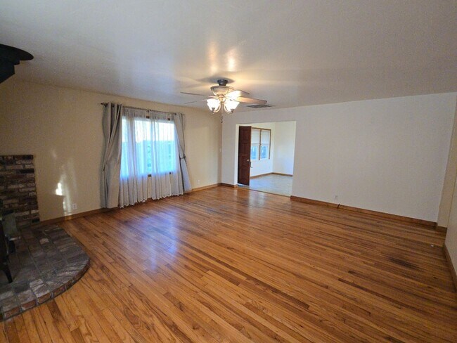 Building Photo - 1316 Rohnerville Rd