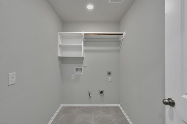 Building Photo - 307 Highland Bayou Dr