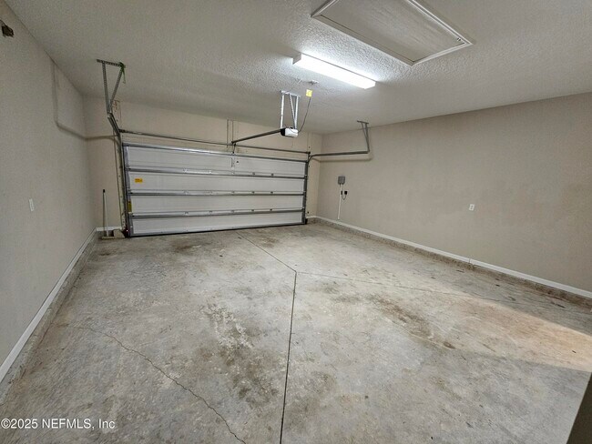 Building Photo - 6864 Crosby Falls Dr