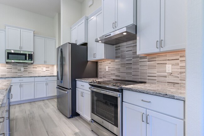Building Photo - PET FRIENDLY BRAND-NEW LUXURY EXECUTIVE HOME