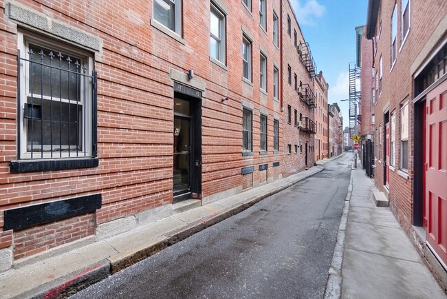 Primary Photo - 47 Tileston St