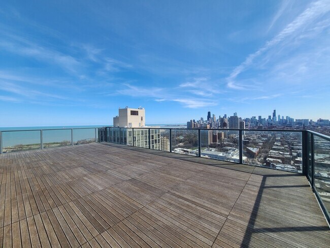 Building Photo - 2400 N Lakeview Ave