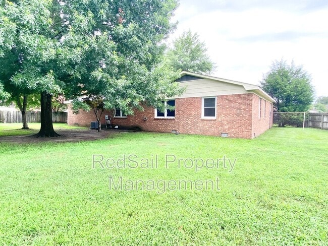 Building Photo - 3809 Ludgate Dr