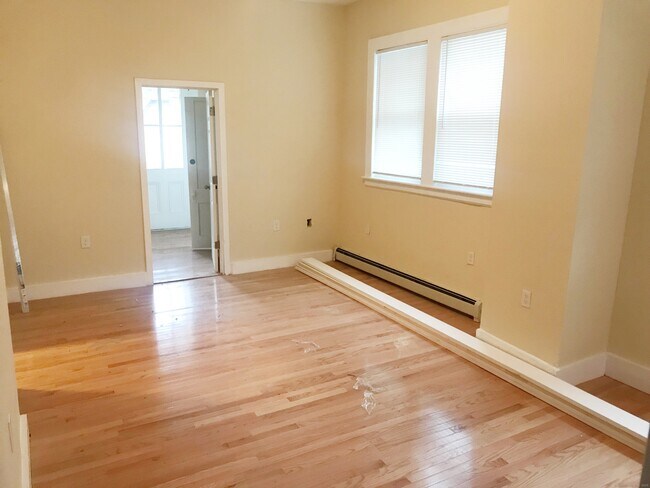 Building Photo - 125 Hillside Ave